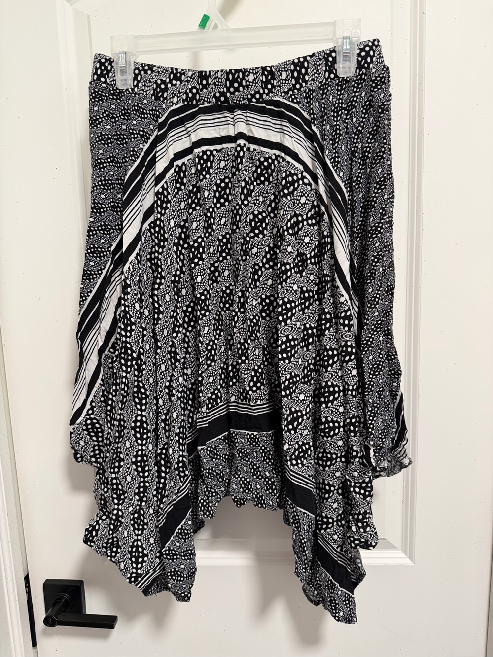 Lapis Black and White Asymmetrical Handkerchief Hem Skirt